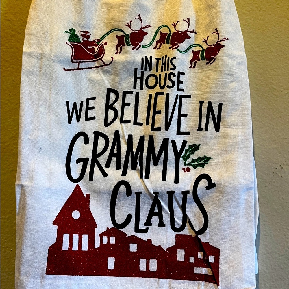 Primitives by Kathy LOL Made You Smile Towel  Artsy Christmas Grammy Claus nwt